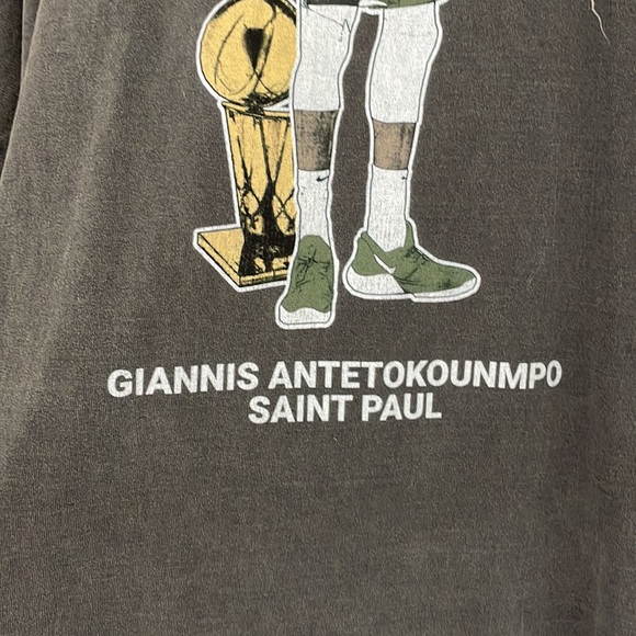 NWOT shakawear giannis milwaukee bucks championship tshirt - Picture 2 of 7